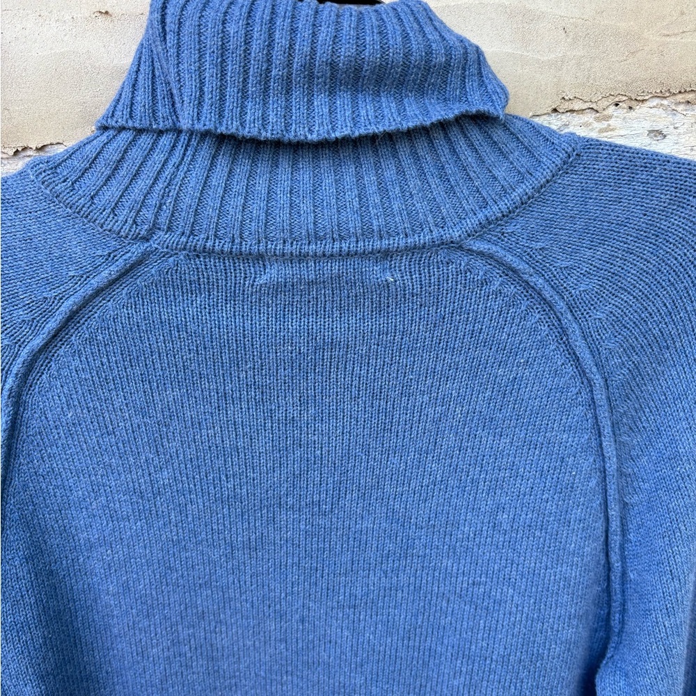 89TH & Madison Blue Turtleneck Sweater Size M - Picture 4 of 6
